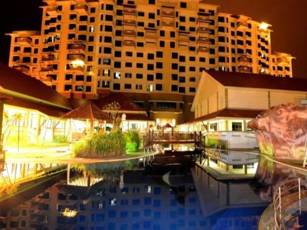 Puteri Beach Resort Port Dickson Extérieur photo