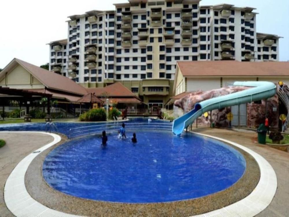 Puteri Beach Resort Port Dickson Extérieur photo