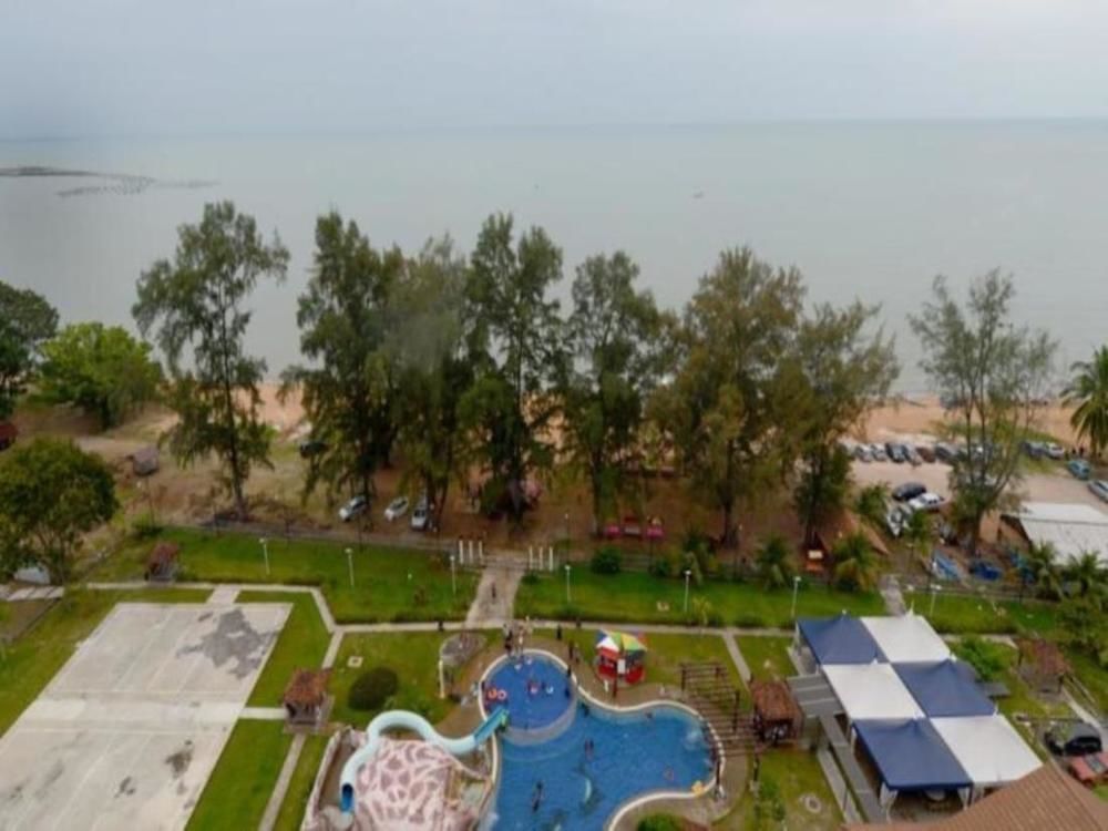 Puteri Beach Resort Port Dickson Extérieur photo